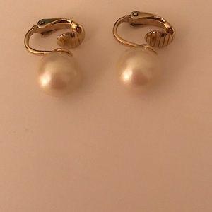 Vintage pearl clip on earrings